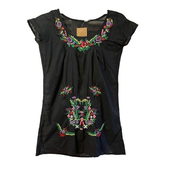 NWT Awankana Artisans Black Embroidered  Mexican Style Top SzS - Picture 3 of 11